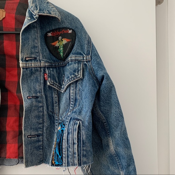 Levi’s denim jacket w plaid interior. Rare find. - Picture 3 of 6